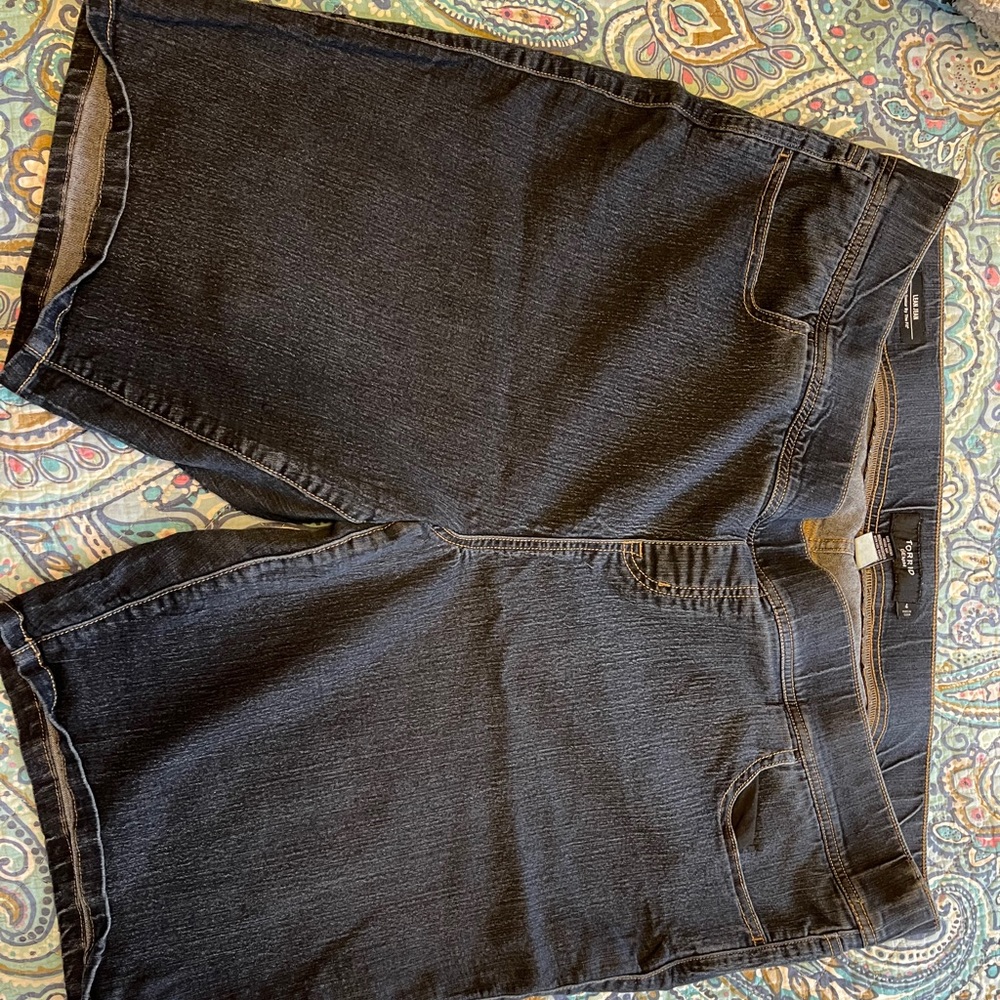 Torrid Bermuda shorts sz 4
